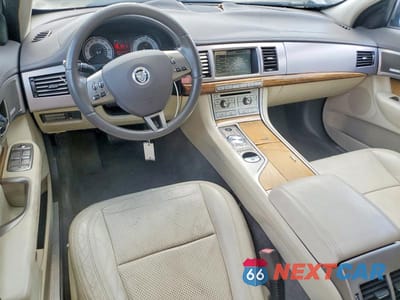 Zdjęcie 8 z 12 samochodu: 2009 JAGUAR XF SUPERCHARGED VIN:SAJWA07C691R01597 - miniatura