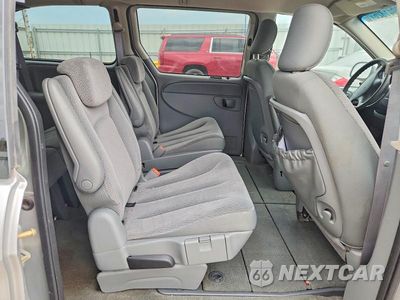 Zdjęcie 11 z 13 samochodu: 2006 CHRYSLER TOWN & COUNTRY LX VIN:2A4GP44R26R742175 - miniatura