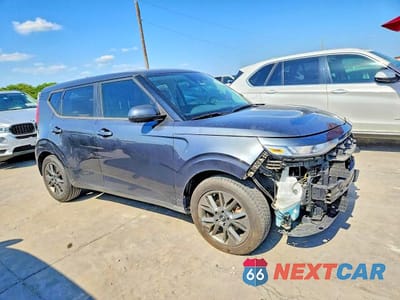 Czwarte zdjęcie samochodu z boku: 2021 KIA SOUL S VIN:KNDJ23AU4M7794905 - miniatura