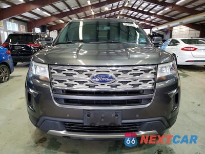 Piąte zdjęcie samochodu w środku: 2018 FORD EXPLORER XLT VIN:1FM5K8DH3JGB24878 - miniatura