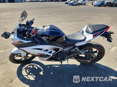 Trzecie zdjęcie samochodu z tyłu: 2014 KAWASAKI EX300 A VIN:JKAEX8A1XEA004608 - miniatura
