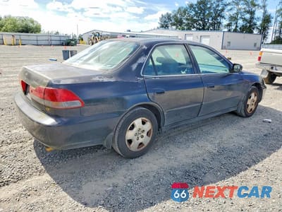 Trzecie zdjęcie samochodu z tyłu: 2002 HONDA ACCORD EX VIN:1HGCG16552A064132 - miniatura