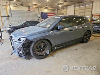 2023 BMW IX WB533CF07PCM48172 - główne zdjęcie licytacji z USA - miniatura