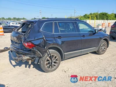 Trzecie zdjęcie samochodu z tyłu: 2021 VOLKSWAGEN TIGUAN SE VIN:3VV2B7AXXMM158597 - miniatura