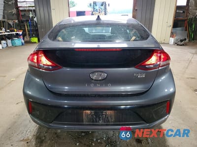 Zdjęcie 6 z 12 samochodu: 2018 HYUNDAI IONIQ BLUE VIN:KMHC65LCXJU077902 - miniatura