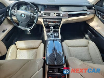 Zdjęcie 8 z 12 samochodu: 2011 BMW 740 LI VIN:WBAKB4C54BC574889 - miniatura