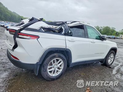 Trzecie zdjęcie samochodu z tyłu: 2025 JEEP GRAND CHEROKEE LAREDO VIN:1C4RJHAG8SC302653 - miniatura