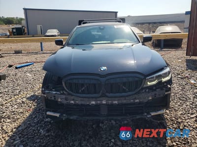 Piąte zdjęcie samochodu w środku: 2019 BMW 330I VIN:WBA5R1C5XKAK06901 - miniatura