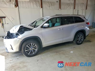 2017 TOYOTA HIGHLANDER XLE 5TDJZRFH1HS478190 - główne zdjęcie licytacji z USA - miniatura