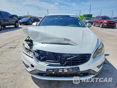 Piąte zdjęcie samochodu w środku: 2016 VOLVO V60 T6 R-DESIGN VIN:YV1902SS6G1300545 - miniatura