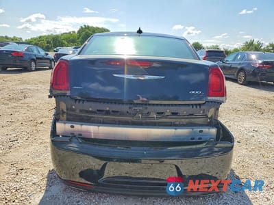 Zdjęcie 6 z 12 samochodu: 2017 CHRYSLER 300 S VIN:2C3CCAGG0HH512706 - miniatura