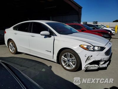 Czwarte zdjęcie samochodu z boku: 2018 FORD FUSION SE HYBRID VIN:3FA6P0LU6JR117559 - miniatura