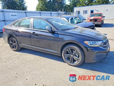 Czwarte zdjęcie samochodu z boku: 2024 VOLKSWAGEN JETTA SE VIN:3VW7M7BU0RM019053 - miniatura