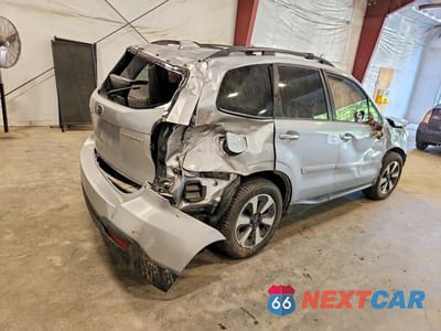 Trzecie zdjęcie samochodu z tyłu: 2017 SUBARU FORESTER 2.5I PREMIUM VIN:JF2SJAGC9HH499293 - miniatura