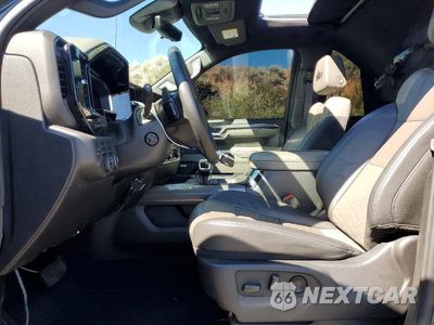 Zdjęcie 7 z 12 samochodu: 2025 CHEVROLET SILVERADO K1500 ZR2 VIN:3GCUKHE86SG149259 - miniatura