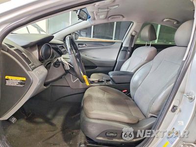 Zdjęcie 7 z 12 samochodu: 2013 HYUNDAI SONATA SE 2.0T VIN:5NPEC4AB7DH529653 - miniatura