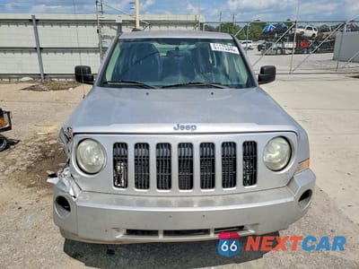 Piąte zdjęcie samochodu w środku: 2010 JEEP PATRIOT SPORT VIN:1J4NT2GB0AD529291 - miniatura