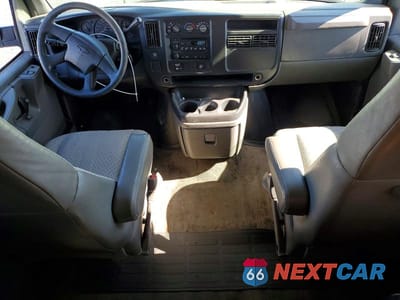 Zdjęcie 8 z 13 samochodu: 2006 CHEVROLET EXPRESS G3500 VIN:1GAHG35U261198233 - miniatura