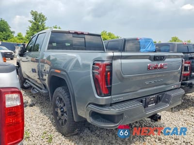 Drugie zdjęcie samochodu z przodu: 2024 GMC SIERRA K2500 AT4 VIN:1GT49PEY2RF182759 - miniatura