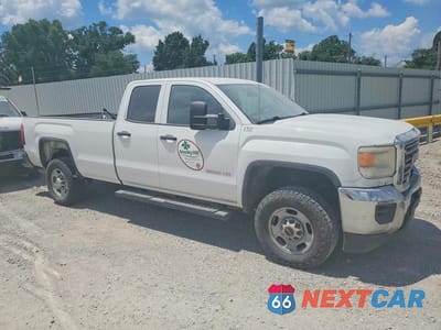 Czwarte zdjęcie samochodu z boku: 2015 GMC SIERRA C2500 HEAVY DUTY VIN:1GT21XEG5FZ125648 - miniatura