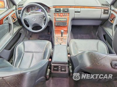 Zdjęcie 8 z 12 samochodu: 2000 MERCEDES-BENZ E 430 VIN:WDBJF83J6YX034323 - miniatura