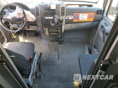 Zdjęcie 8 z 12 samochodu: 2012 MERCEDES-BENZ SPRINTER 2500 DELIVERY VAN VIN:WD3PE8CB2C5671845 - miniatura