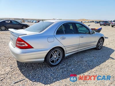 Trzecie zdjęcie samochodu z tyłu: 2003 MERCEDES-BENZ C 32 AMG KOMPRESSOR VIN:WDBRF65J03F436339 - miniatura