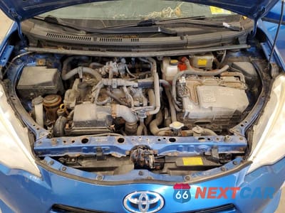 Zdjęcie 11 z 13 samochodu: 2013 TOYOTA PRIUS C TWO VIN:JTDKDTB36D1554245 - miniatura