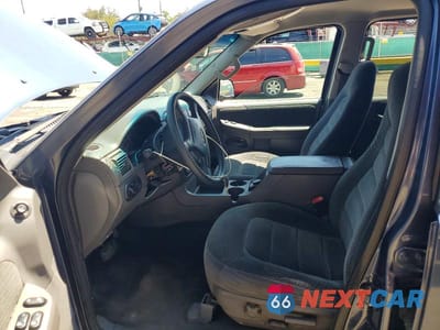 Zdjęcie 7 z 13 samochodu: 2002 FORD EXPLORER XLT VIN:1FMZU73W42ZB66942 - miniatura