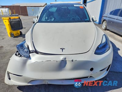 Piąte zdjęcie samochodu w środku: 2022 TESLA MODEL Y VIN:7SAYGDEF6NF337545 - miniatura