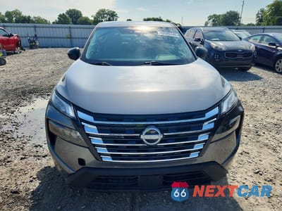 Piąte zdjęcie samochodu w środku: 2024 NISSAN ROGUE S VIN:5N1BT3AB6RC675652 - miniatura