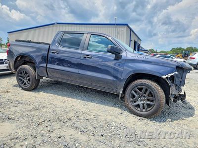 Czwarte zdjęcie samochodu z boku: 2022 CHEVROLET SILVERADO C1500 CUSTOM VIN:1GCPABEK3NZ610639 - miniatura