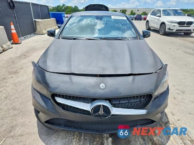 Piąte zdjęcie samochodu w środku: 2016 MERCEDES-BENZ CLA 250 VIN:WDDSJ4EB2GN392179 - miniatura