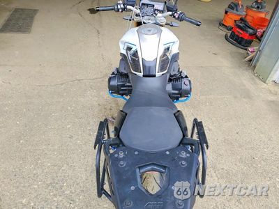 Zdjęcie 6 z 9 samochodu: 2018 BMW R1200 R VIN:WB10A1401JZ198188 - miniatura