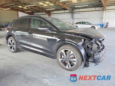 Czwarte zdjęcie samochodu z boku: 2024 AUDI Q4 E-TRON PREMIUM VIN:WA1KUBFZ9RP083277 - miniatura