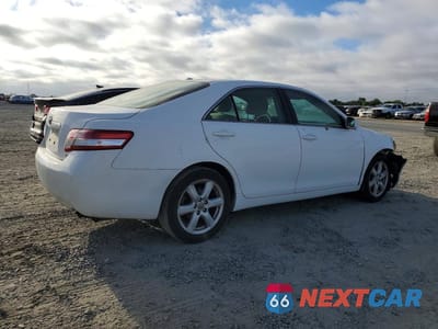 Trzecie zdjęcie samochodu z tyłu: 2011 TOYOTA CAMRY LE VIN:4T1BF3EK9BU722304 - miniatura
