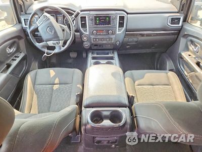 Zdjęcie 8 z 12 samochodu: 2019 NISSAN TITAN XD SV VIN:1N6BA1F4XKN512177 - miniatura