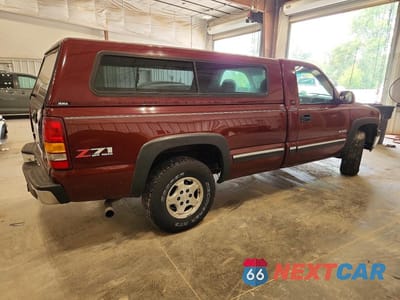 Trzecie zdjęcie samochodu z tyłu: 2001 CHEVROLET SILVERADO K1500 VIN:1GCEK14T81Z332937 - miniatura