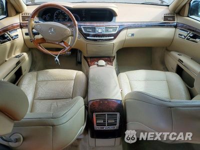 Zdjęcie 8 z 13 samochodu: 2011 MERCEDES-BENZ S 550 4MATIC VIN:WDDNG8GB2BA401429 - miniatura