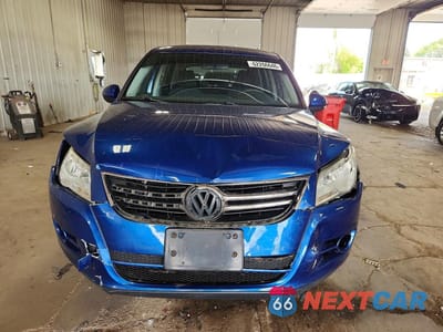 Piąte zdjęcie samochodu w środku: 2010 VOLKSWAGEN TIGUAN S VIN:WVGAV7AX0AW002741 - miniatura