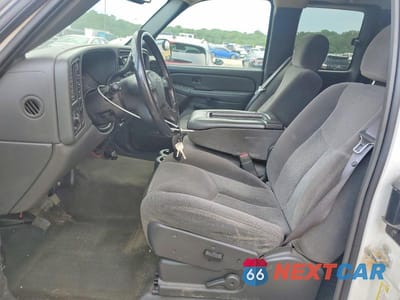 Zdjęcie 7 z 13 samochodu: 2006 CHEVROLET SILVERADO K2500 HEAVY DUTY VIN:1GCHK29G66E216083 - miniatura