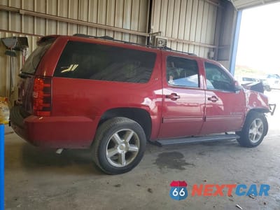 Trzecie zdjęcie samochodu z tyłu: 2014 CHEVROLET SUBURBAN C1500 LT VIN:1GNSCJE09ER166753 - miniatura