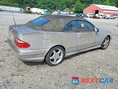 Trzecie zdjęcie samochodu z tyłu: 2002 MERCEDES-BENZ CLK 430 VIN:WDBLK70G62T103758 - miniatura