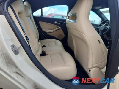 Zdjęcie 10 z 13 samochodu: 2018 MERCEDES-BENZ CLA VIN:WDDSJ4EB0JN525626 - miniatura