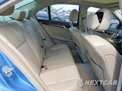 Zdjęcie 10 z 13 samochodu: 2010 MERCEDES-BENZ C 300 VIN:WDDGF5EB3AA390856 - miniatura