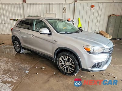 Czwarte zdjęcie samochodu z boku: 2018 MITSUBISHI OUTLANDER SPORT ES VIN:JA4AP3AU9JZ013520 - miniatura