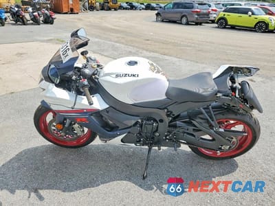 Trzecie zdjęcie samochodu z tyłu: 2025 SUZUKI GSX-R600 VIN:JS1GN7FA8S7100778 - miniatura