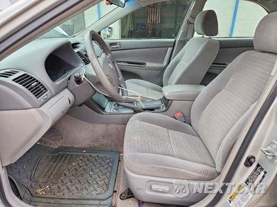 Zdjęcie 7 z 12 samochodu: 2005 TOYOTA CAMRY LE VIN:4T1BE32K05U004233 - miniatura