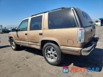 Drugie zdjęcie samochodu z przodu: 1995 CHEVROLET TAHOE C1500 VIN:1GNEC13K9SJ378838 - miniatura