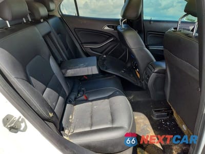Zdjęcie 10 z 12 samochodu: 2015 MERCEDES-BENZ GLA 250 4MATIC VIN:WDCTG4GB4FJ136653 - miniatura